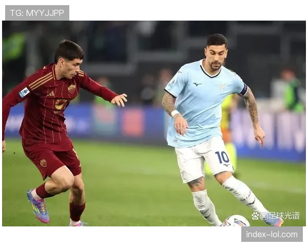 罗马2-1绝杀拉齐奥,德罗西治下球队维持三中卫体系但强调边路压上 罗马2-1绝杀拉齐奥,德罗西治下球队维持三中卫体系但强调边路压上